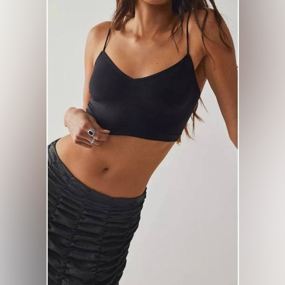 NWOT - Intimately Free People Sweetheart Seamless Brami in Black - Size XS/S - Picture 1 of 4